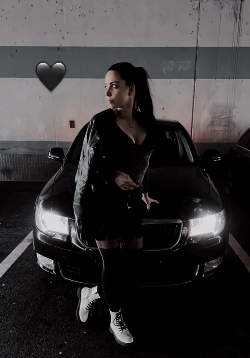 polcarka3's tweet photo. Moje fav fotka🖤 https://t.co/vY3ayMQQCy