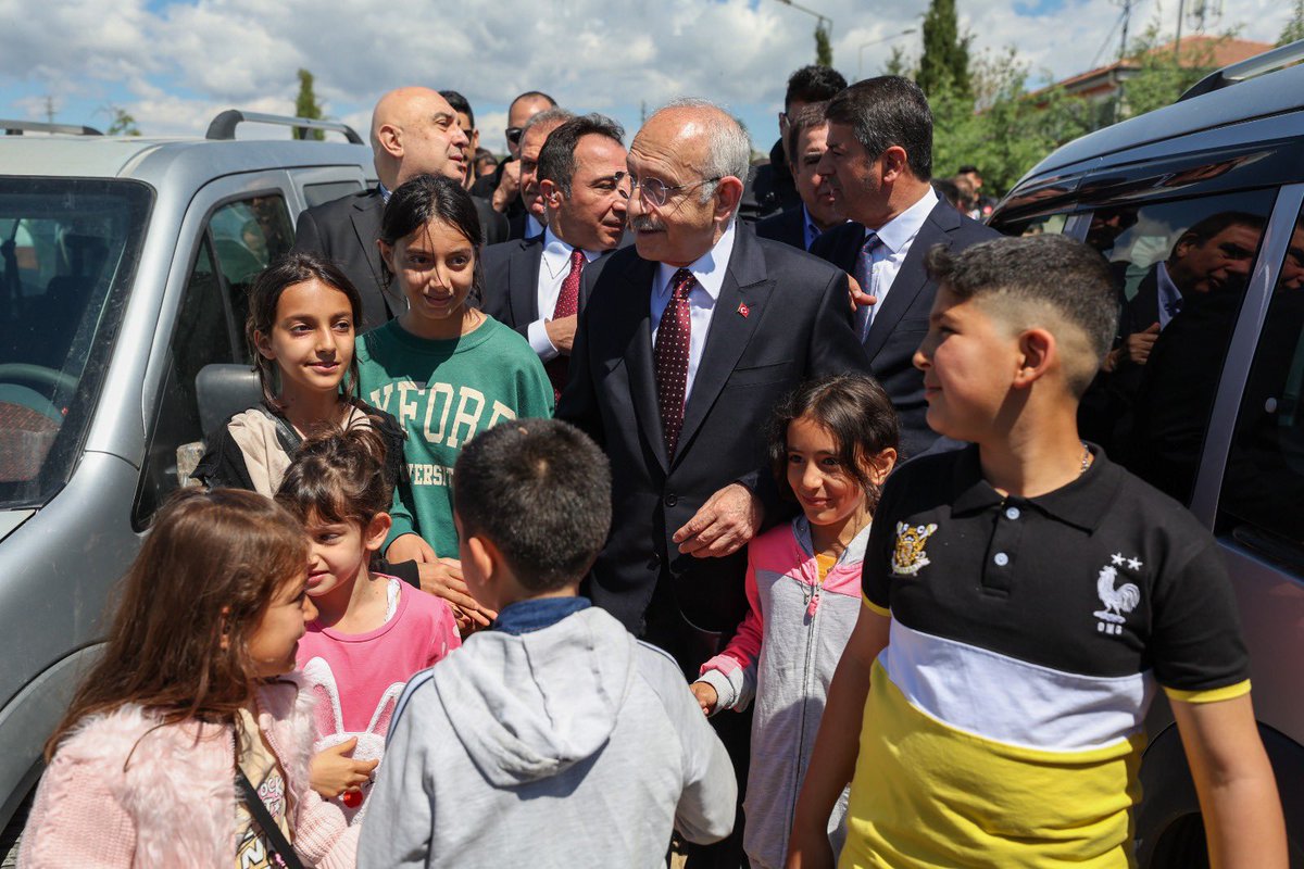 Dün "Bayram'ın 1.Günü" ADIYAMAN'da Mezarlık, Safvan Bin Muattal ve KAHTA ziyaretleri sırasında Sn. #KemalKILIÇDAROĞLU'na yönelik  saldırıyı kınıyorum, 

<a href="/kilicdarogluk/">Kemal Kılıçdaroğlu</a> <a href="/Ahmet_Davutoglu/">Ahmet Davutoğlu</a> <a href="/SeyfettinBilen/">Seyfettin BİLEN</a> <a href="/abdullahbasci/">Abdullah Başcı</a> <a href="/dunya20101/">İlhami Işık</a> <a href="/avtutdere/">Abdurrahman TUTDERE</a> <a href="/hanifi02/">Hanifi Çavuş</a> <a href="/sukrukirboga/">Şükrü KIRBOĞA</a> <a href="/KORKUTHULUSTUR1/">KORKUT HULUSİ TURGUT</a>