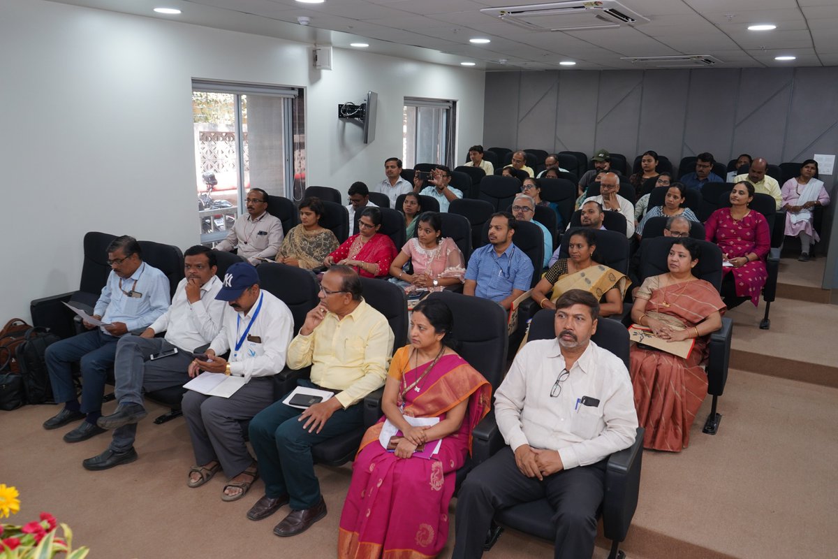 Maharashtra is pioneering #AI /#ML   techniques in #groundwater #management. A workshop on “Avenues of AI/ML techniques in groundwater” under #NationalHydrologyProjectwas held on 21st April. WRD, IMD, SPPU, IITM were the key participants. 
<a href="/MoJSDoWRRDGR/">Not Ministry of Jalshakti Anymore</a>
<a href="/NHPConnect/">National Hydrology Project</a>
<a href="/CGWB_CHQ/">Central Ground Water Board</a>