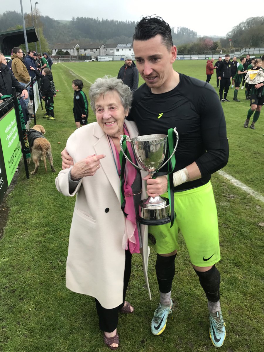 What a picture! ❤️! ⁦<a href="/StBlazeyAFC/">St Blazey AFC</a>⁩ ⁦<a href="/WeAreGodolphin/">Godolphin Atlantic AFC</a>⁩ ⁦<a href="/SemmensTania/">tania semmens</a>⁩