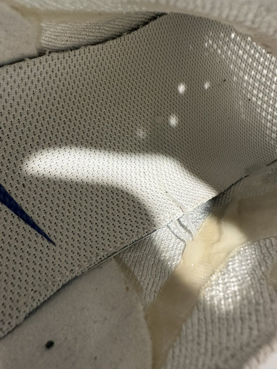 射爆同學對鞋 再還返俾佢
#nike #cum #學生妹