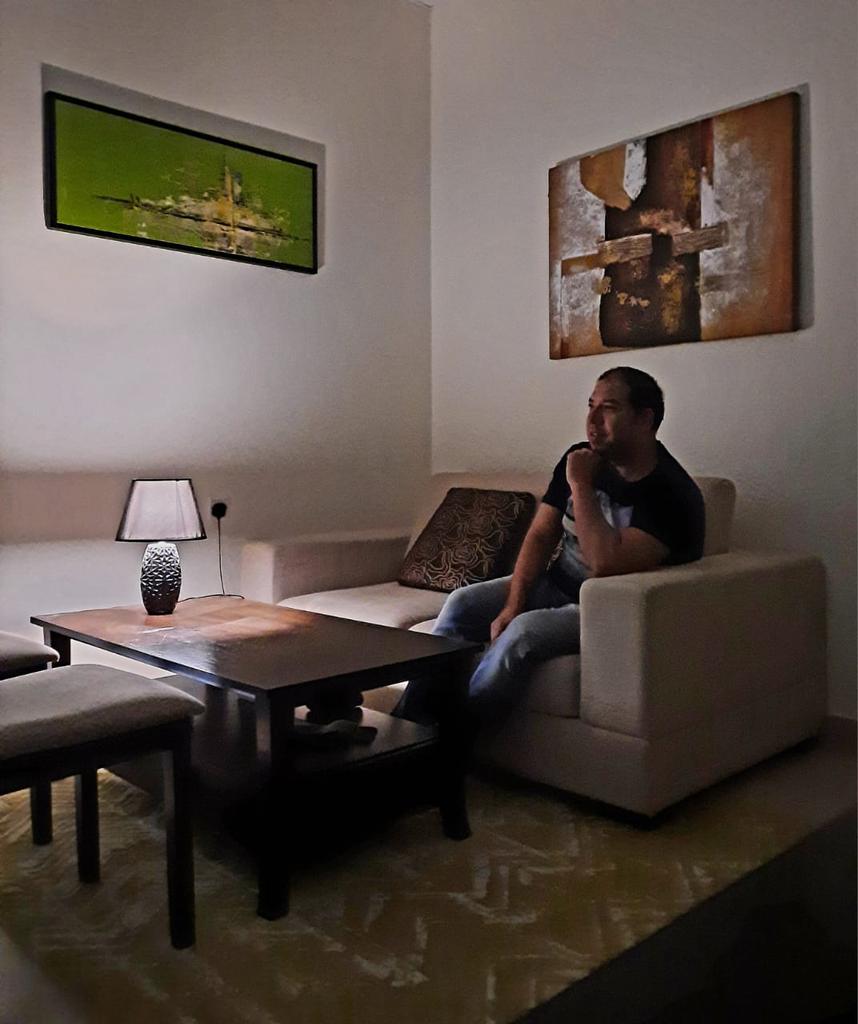 GangaGb's tweet photo. When you take life too seriously 😂
#nightlight #canvas #selflove #selfpromosaturday #selfimprovement #couch #gbk https://t.co/4a29a4M0ei