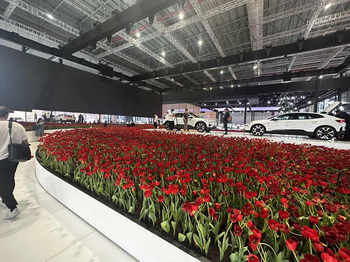 Some official numbers from the organizers of #AutoShanghai2023:

360,000 sqm
1,200 models
1,413 vehicles
Global debuts: 93 (including 28 from global automakers), 64 concepts
271 NEV models (186 from Chinese brands)
513 total NEVs
10,000 🌷 (ok I made this up)