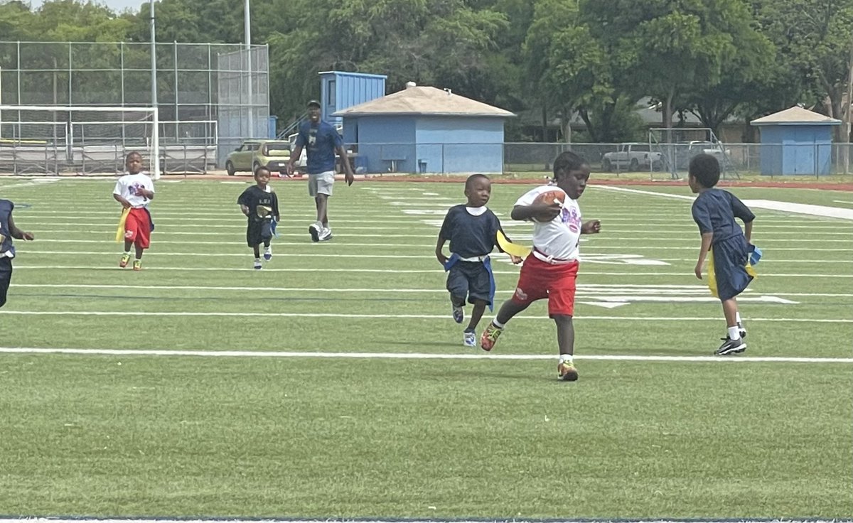 Coach_Murray's tweet photo. Special stuff. Riverside Dad’s and Mom’s out here teaching the game at a spring 7on7 tournament today. We are growing it from the bottom up!
#plantroots
#riversidestrong https://t.co/vcXCzr08dV