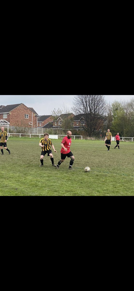 WhiteRoseFC's tweet photo. White Rose 2-3 Norristhorpe 
2-0 up at HT, complacency cost us in the 2nd half one to learn from. 
Good luck to @AgeNorristhorpe for the rest of the season got everything you deserved today !!
We move to Wednesday against Mount St Mary’s 🔴⚫️🔴⚫️ https://t.co/Z7Pg1mIHsK