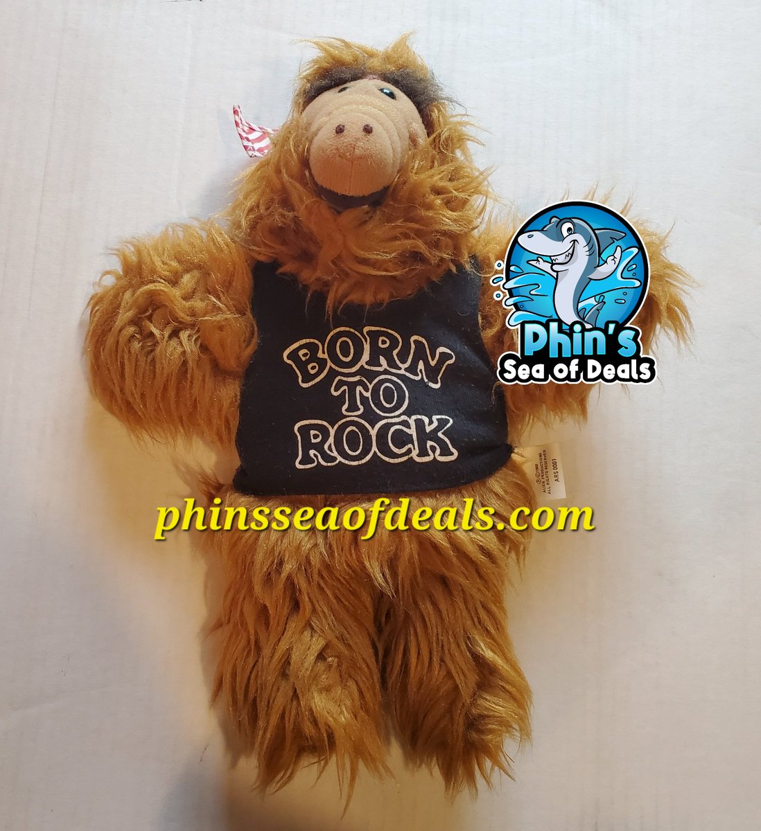 Vintage 1988 Alf hand puppet with a Born to rock shirt and a bandana 

Phinsseaofdeals.com 

#alf #alfdoll #80stoys #80sshows #80scartoons #80s #puppet #alfpuppet #washingtoncountypa #washingtonpa #mcmurraypa #vintageplush #vintage #vintagecollector #Phinsseaofdeals #80stv