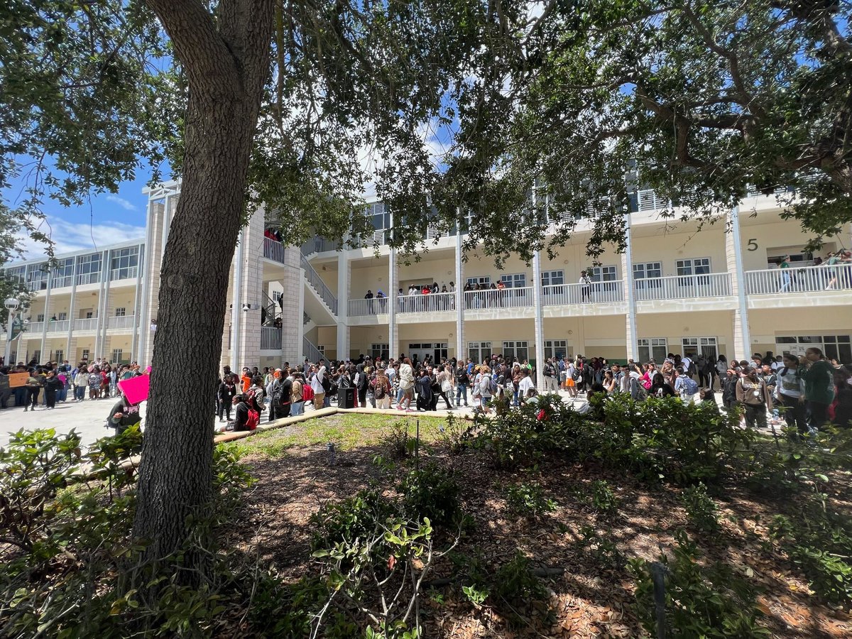 zandermoricz's tweet photo. hundreds of schools. thousands of students. one message. ron’s time is up. #Walkout2Learn https://t.co/vyUCrt7zvm