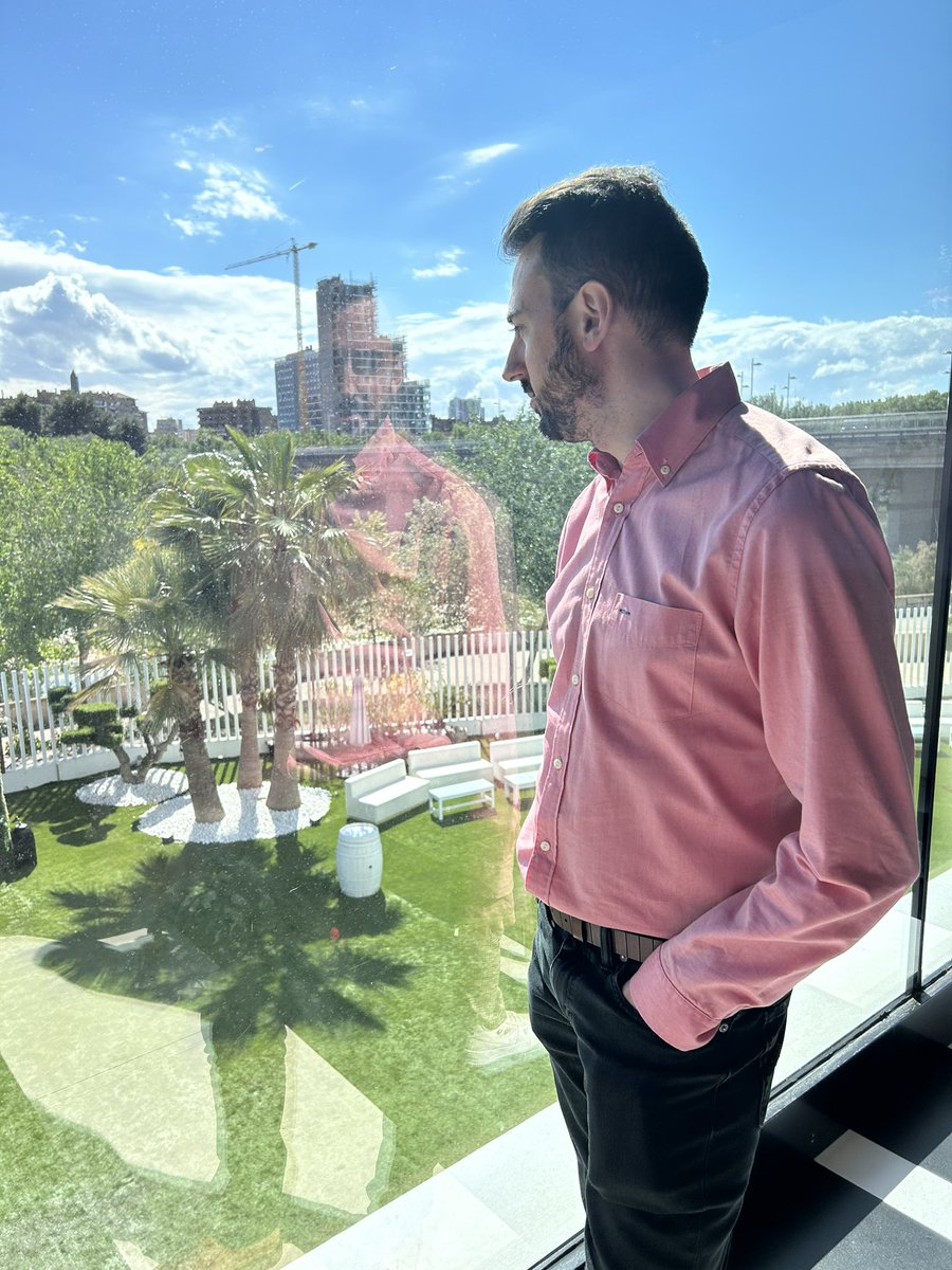 DavidGran86's tweet photo. Sonríe en el espejo. Haz eso todas las mañanas y comenzarás a ver una gran diferencia en tu vida. https://t.co/TGotFbwbGm