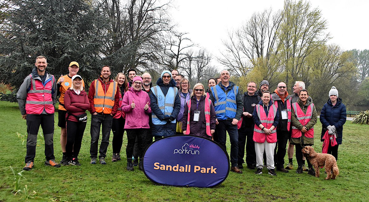 A lovely, relaxed, low-key parkrun this morning, no drama, just 182 people coming together to run, jog and walk. A special mention to our awesome Hi-Viz heroes, our 27 volunteers, who made this morning happen. Thank you. #getdoncastermoving