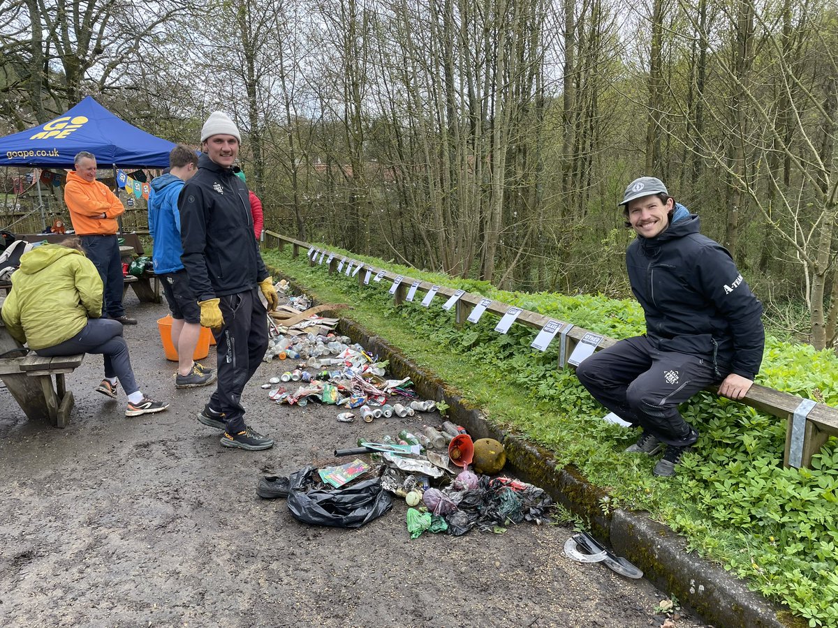 AmyJaneBeer's tweet photo. Among the many groups getting out and about this #EarthDay here’s a special shoutout to @trashfreetrails just continuing what they do year round… great to meet Dom & Jake today at @Dalby_Forest #PurposefulAdventure #WildService 💚👊🙌 https://t.co/gUYWJ7KSiI