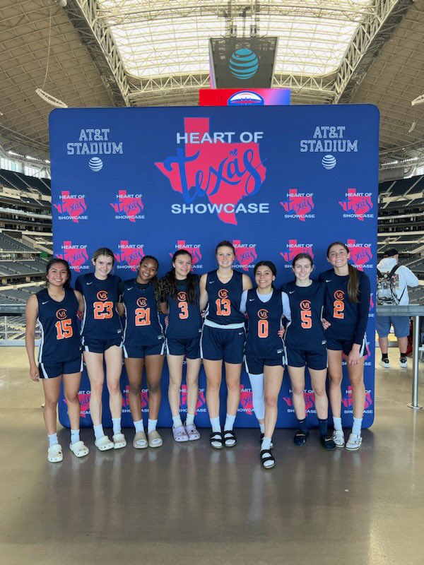 @JasmineOlivar2 first road trip with her new squad @ValleyBballClub. #HeartofTexas. Film buffs alot, but from what I gather, I think she's averaging double digits 👏🏾😁👍🏾. @ndnsports @AZSPORTSNETWORK @XavierPrepWBB