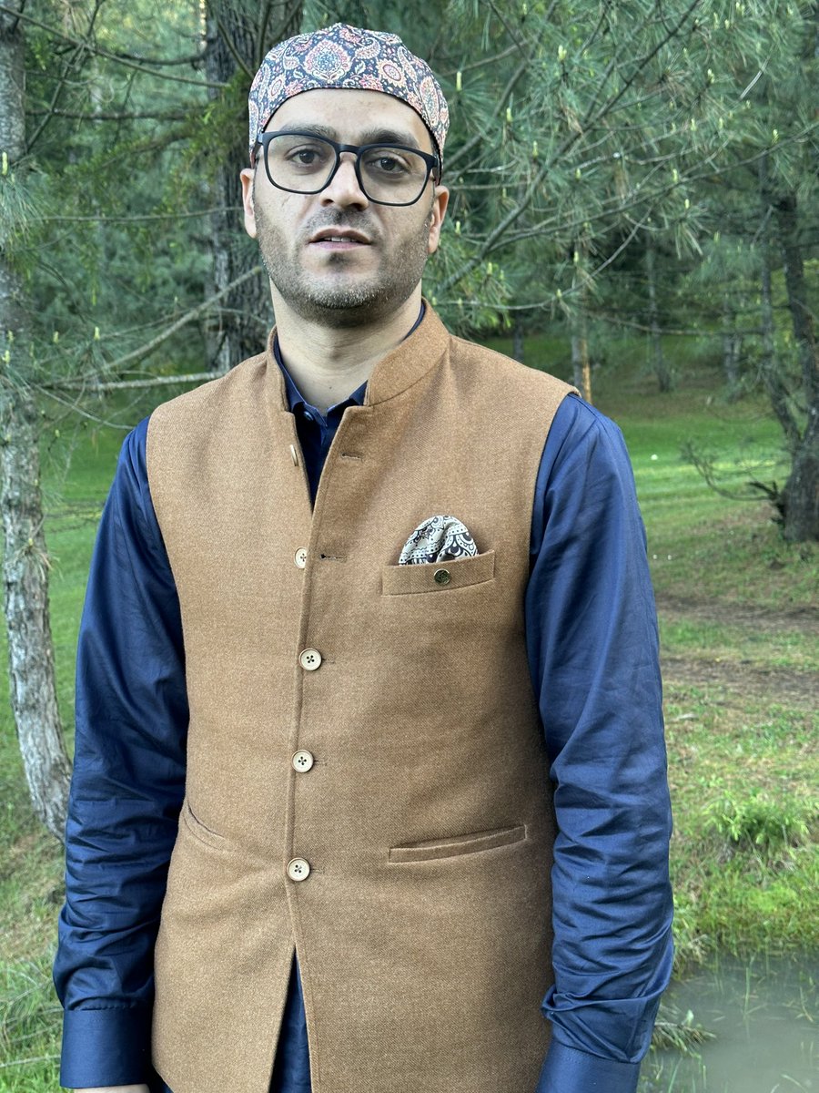 roufmeer's tweet photo. On this holy occasion of Eid, Wishing everyone happiness, prosperity and good health. May Allah accept our fasting, prayers and forgive all our transgressions and ease our sufferings.

*Eid mubarak *🌙 #EidUlFitr2023 https://t.co/RNks6JLjke