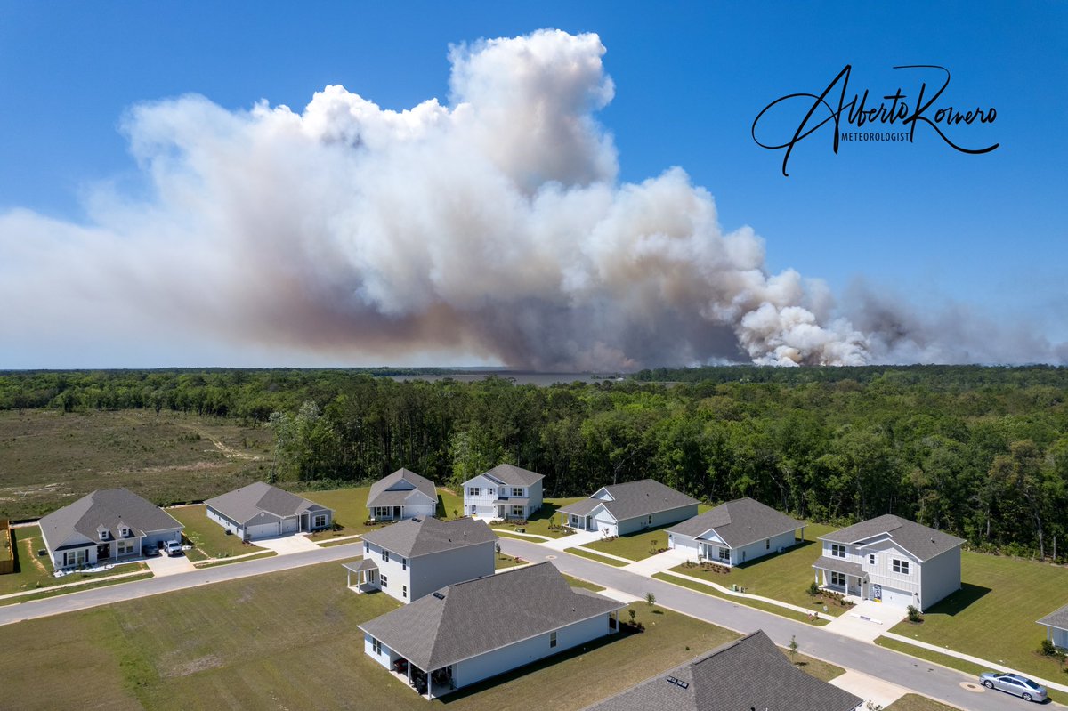 ARomero_WX's tweet photo. #ControlBurn from Eglin AFB’s east range. #flwx #destin #destinwx @WCSOFL https://t.co/ISnlgUxg80
