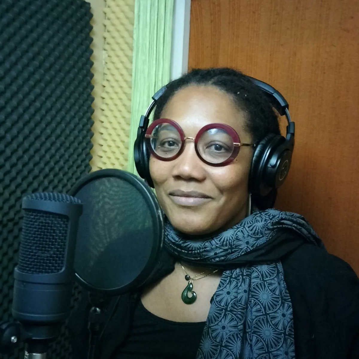 Flexihomestudio's tweet photo. Belle journée d'arrangement et de prise de voix pour le beau projet de la vocaliste Lyn Udino, une belle voix de la Martinique et de la Guadeloupe.Flexi'Studio te remercie pour ta confiance.
#cubasepro12 #antelopeaudio #edgesolo #homestudio #recordingvocals #prosodiaaudio https://t.co/3xLRTxYZDy