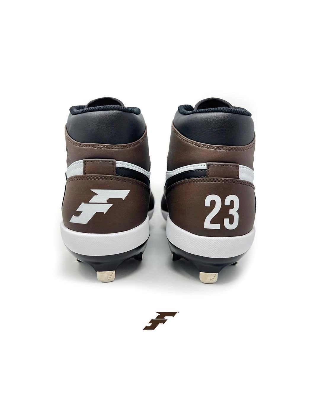 Travis scott jordan 1 cleats top