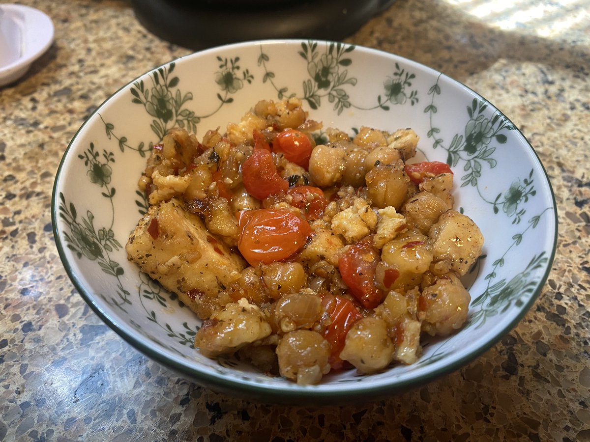 brothlover420's tweet photo. tofu for breakfast? https://t.co/wjxl3kdL1Y