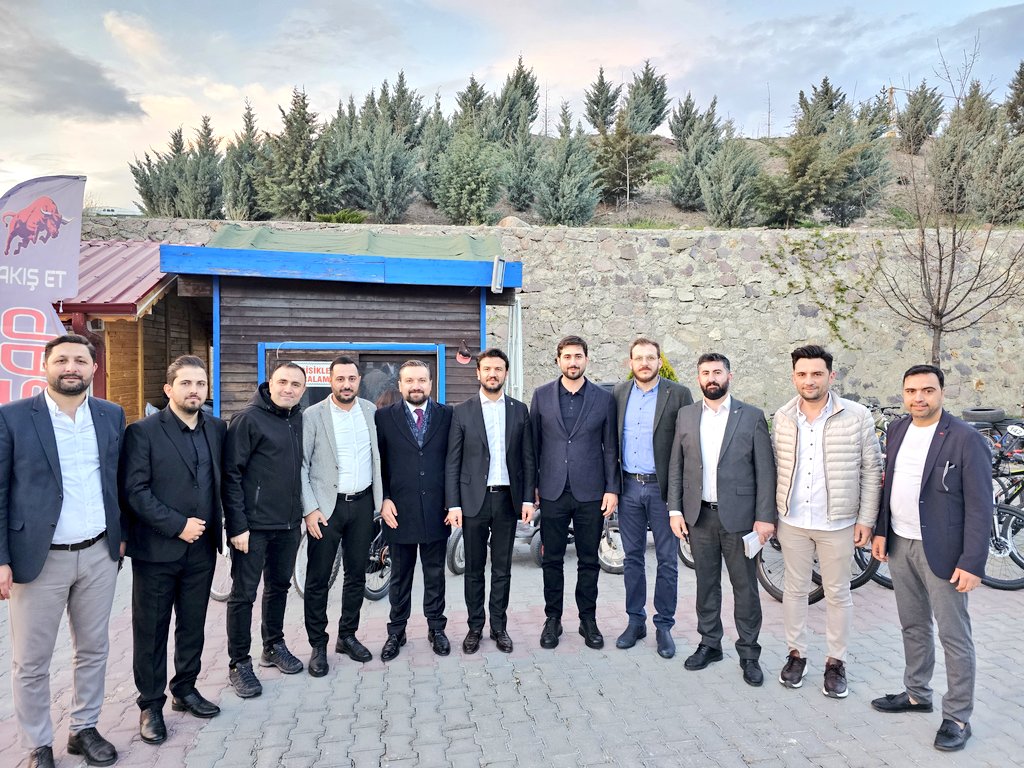 Gençlik Kollarında görev yapmış arkadaşlarımızla, Ankara Milletvekili Adayımız, Önceki Dönem İl Gençlik Kolları Başkanımız <a href="/kurtcancelebi/">Kurtcan Çelebi</a> 'nin seçim çalışmalarına katıldık.