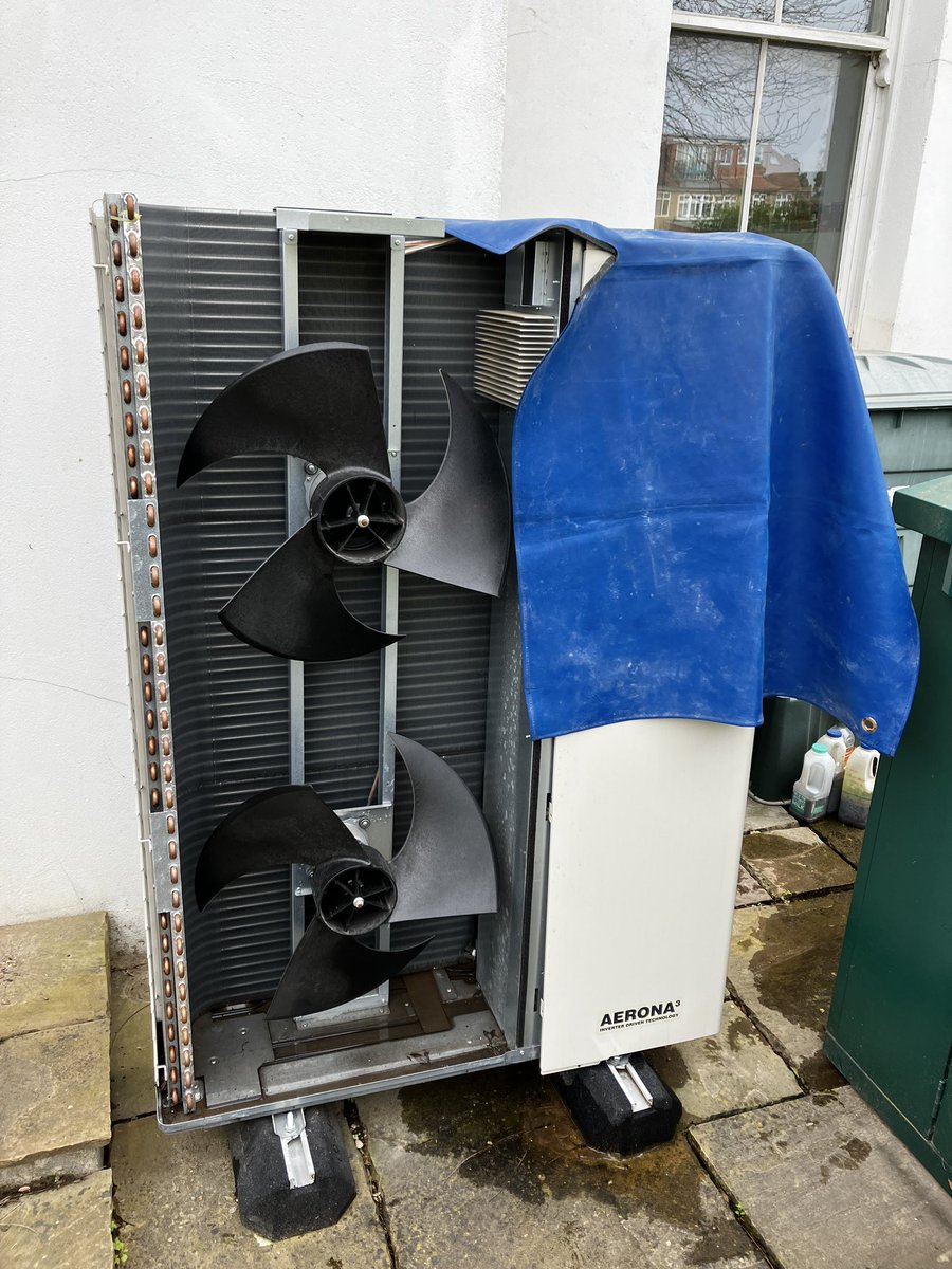 Szymon Czaban on Twitter "My first _heatgeek heat pump install from a year ago being serviced