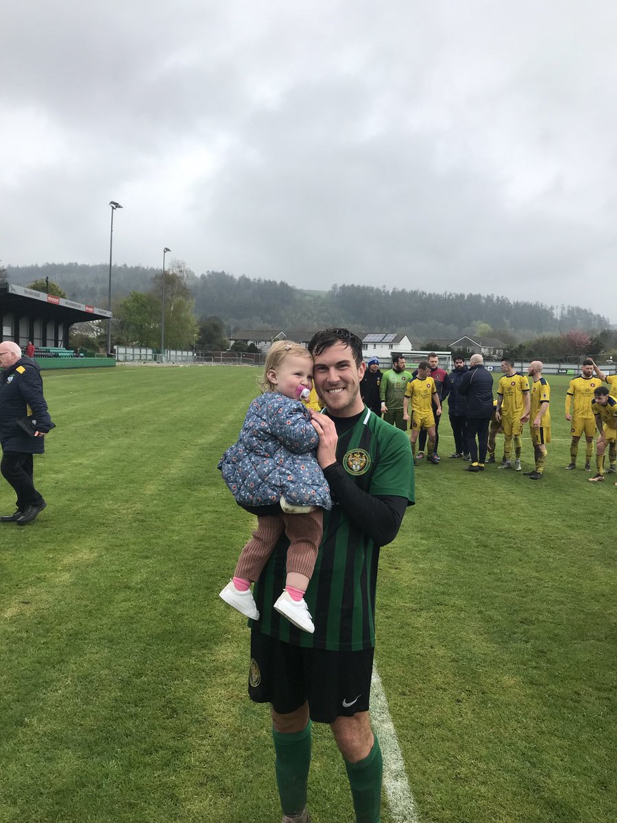 KJMsport57's tweet photo. Was it really you who scored that wonder goal daddy? ⁦@StBlazeyAFC ⁩ https://t.co/3XrM26QSsc