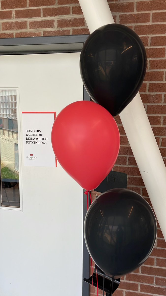 jamiebelec's tweet photo. @whatsinsideslc Kingston campus #OpenHouse displays the #HandsOn learning experiences in #CommunityServices such as the physical #training in #PoliceFoundations or #FieldPlacement in the #BehaviouralPsychology degree program! Love what you learn at #SLC https://t.co/IZPiPsu8NH