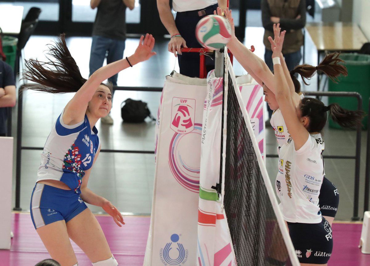 ClubItaliaFemm's tweet photo. #SerieA2
Messina interrompe la striscia positiva delle #azzurrine π
Al Centro Pavesi Fipav il #ClubItaliaF cede 1-3 (28-30, 22-25, 25-23, 16-25) nellβ8Βͺ giornata #PoolSalvezza
πLa news β‘οΈ https://t.co/M9oBK737f3
@Federvolley @LegaVolleyFem https://t.co/H1UfV7YFVj