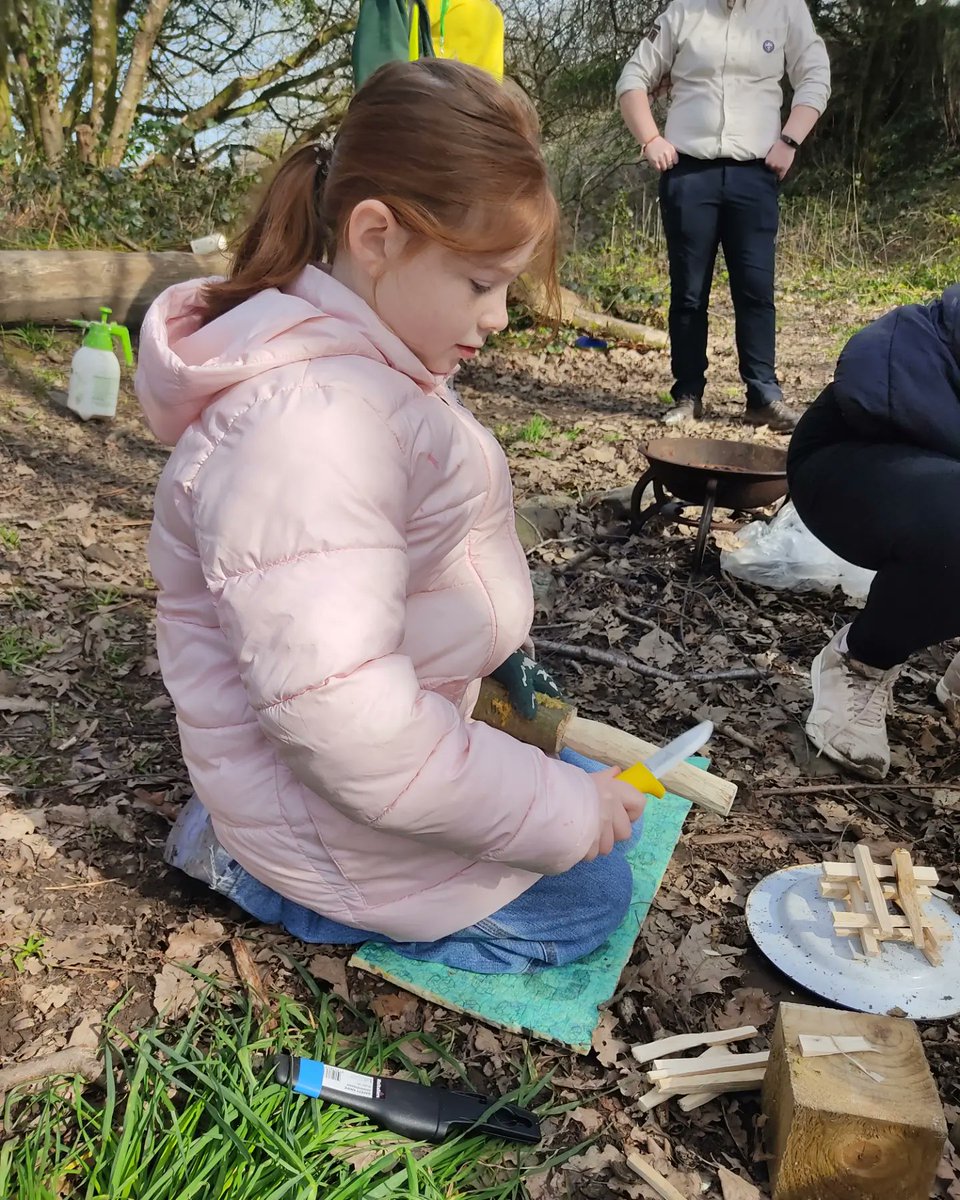CogbillRachel's tweet photo. Outdoor risky play has so many benefits!🌿🔥 It allows more creative and imaginative play, encourages social skills and problem solving, as well as supporting well-being and children's overall development🏕️ #MotherEarthDay #RiskyPlay #OutdoorPlay https://t.co/j3NWzBtPeG