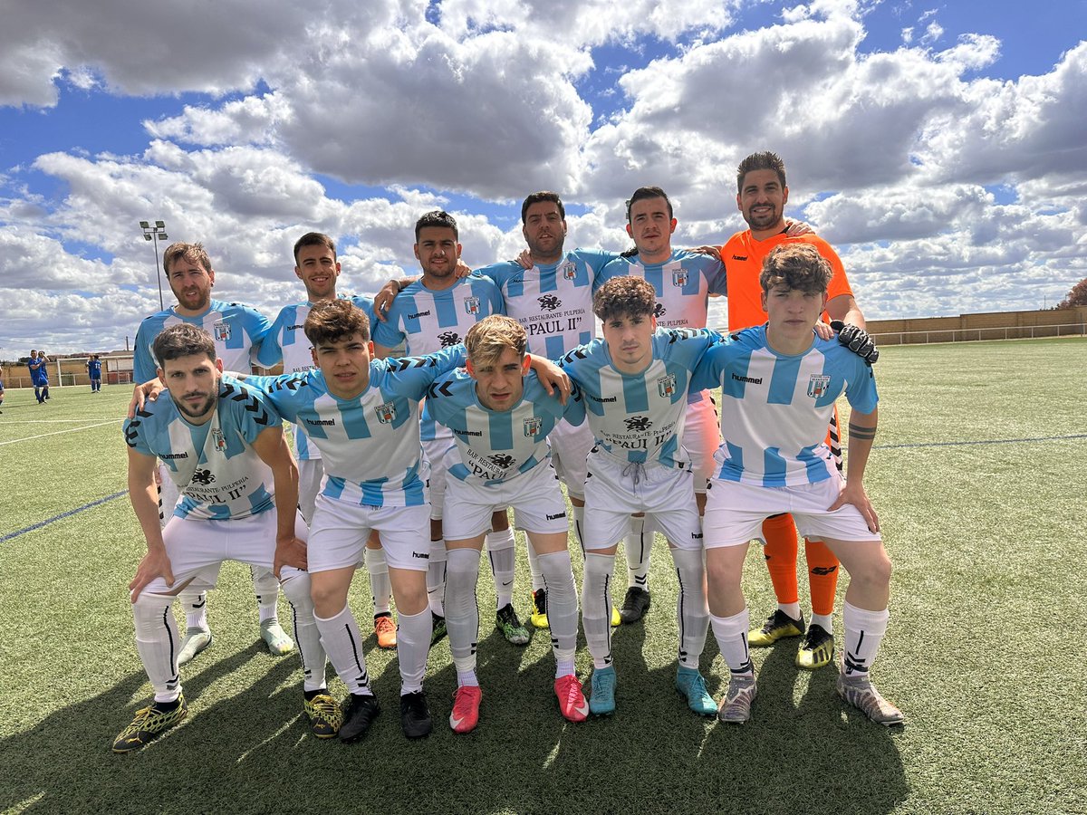 racingbenavente's tweet photo. ⚽ AFICIONADO⚽
@udtoresana 2-3 RCB
4️⃣✅Victoria consecutiva
Partido que nos ponemos 0-3 y la relajación lleva a fallos que meten al rival en el partido.
⚽️⚽️ @gutiii8
⚽️ @terannnn
#juntosnuestrocorazonlatemasfuerte
#orgulloracinguista
#proyecto4.0 https://t.co/zCiKUtjMpn