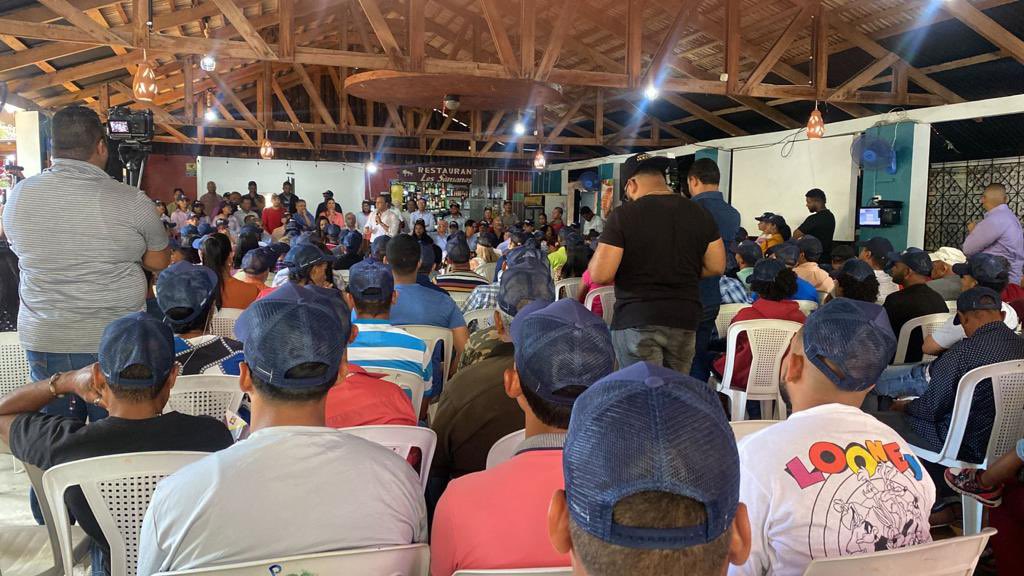AuraToribio's tweet photo. Con júbilo recibe el partido de la liberación dom. En sajoma al próximo presidente de la Rep. @AbelMartonez. https://t.co/Geg5DdU0pC