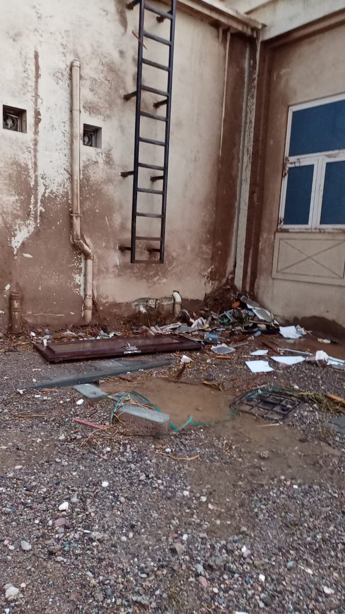 AlwhdaClub's tweet photo. نادي الوحدة الرياضي ، يتعرض للدمار ، بعد الإعصار القمعي اليوم . https://t.co/zoFqxg7DfE