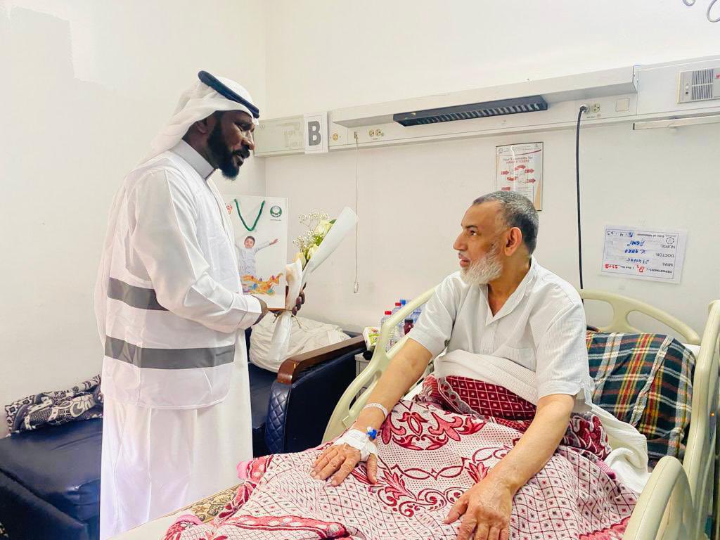 RUH_KSH's tweet photo. جانب من معايدة أمانة منطقة الرياض للمرضى المنومين في #مستشفى_الملك_سلمان. https://t.co/7H9UT5kLnq