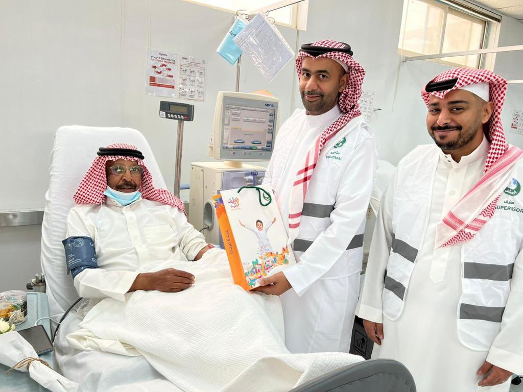 RUH_KSH's tweet photo. جانب من معايدة أمانة منطقة الرياض للمرضى المنومين في #مستشفى_الملك_سلمان. https://t.co/7H9UT5kLnq