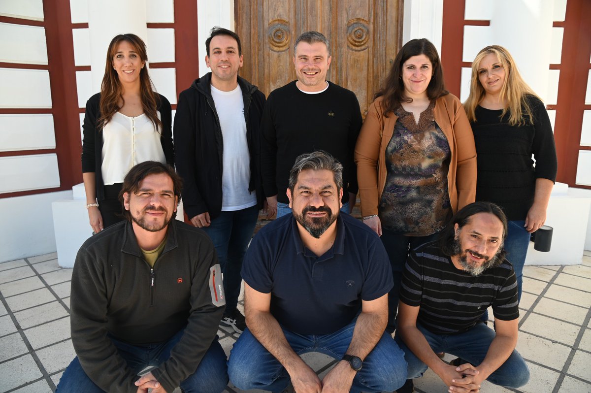 TadeoGZ's tweet photo. Tenemos un equipo con el compromiso de seguir trabajando por la transformación de #GodoyCruz. Quiero presentarles a las y los concejales que nos acompañarán
1️⃣Noe Santino 
2️⃣Fabro Cuaranta
3️⃣Meli M. Malanca
4️⃣Gabi Martínez 
5️⃣Eli Catapano
6️⃣Juampi Guevara
#CreciendoJuntos https://t.co/si7KiyWdfI