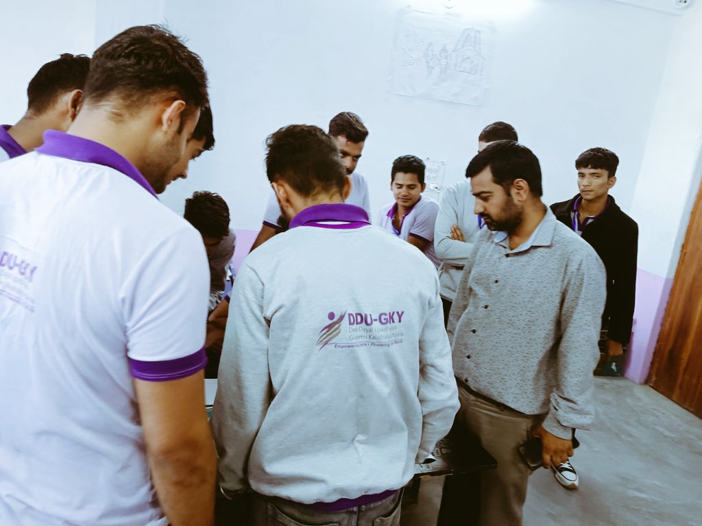 DehradunDdugky's tweet photo. #Earth 🌎 #Day #celebration at #DDUGKY #Training_Center #Dehradun #Uttarakhand #Skill_on_Hills
@basava_ias @nitikakh22 @CdoDehradun @SecyRDUK @Spmurd @NIRDPR_India @MoRD_GoI @DDUGKYMoRD @PMOIndia @ukcmo @pushkardhami @ganeshjoshibjp @MSDESkillIndia @NSDCINDIA @USRLMDehradun https://t.co/NjYCQJ5HWy