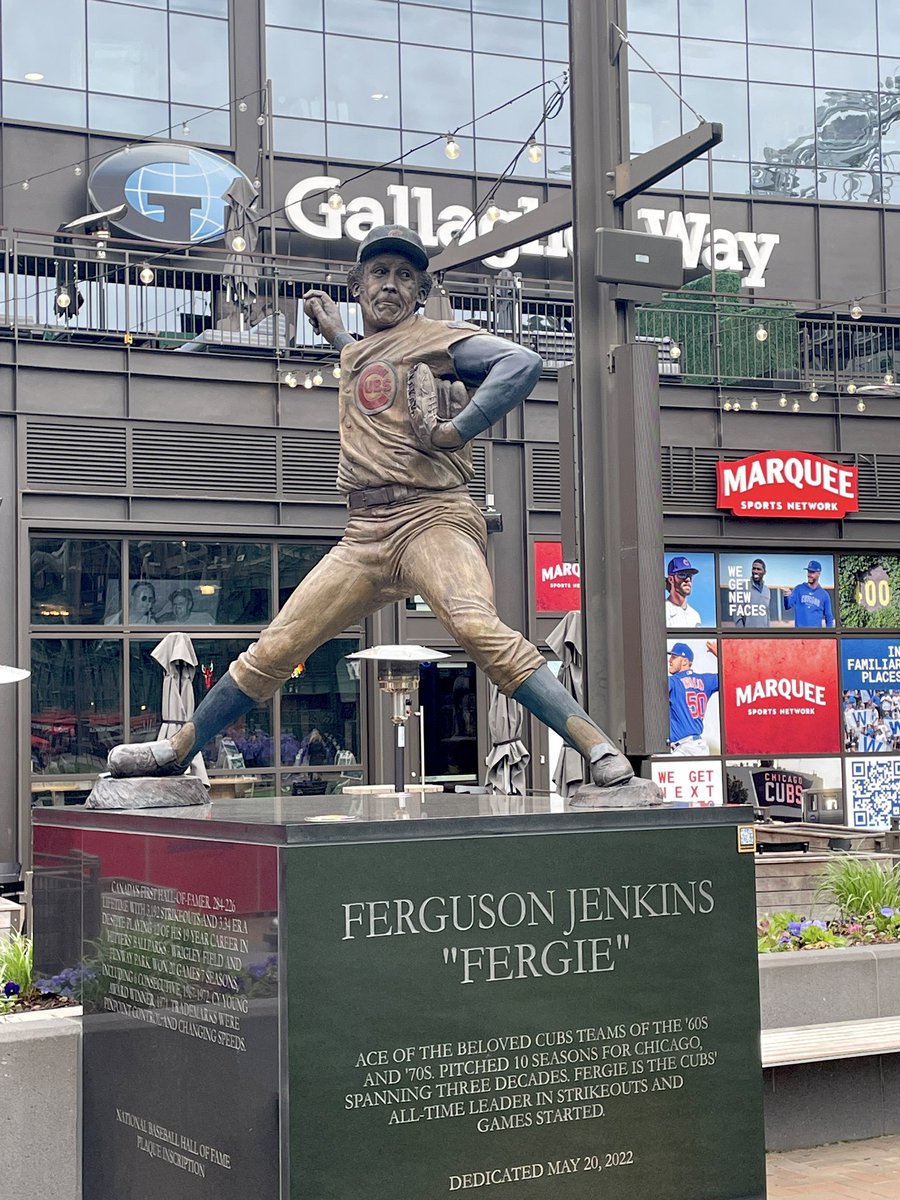 BoomerHarding's tweet image. Went to pay homage to @fergieajenkins in Chicago today. So exciting to see!