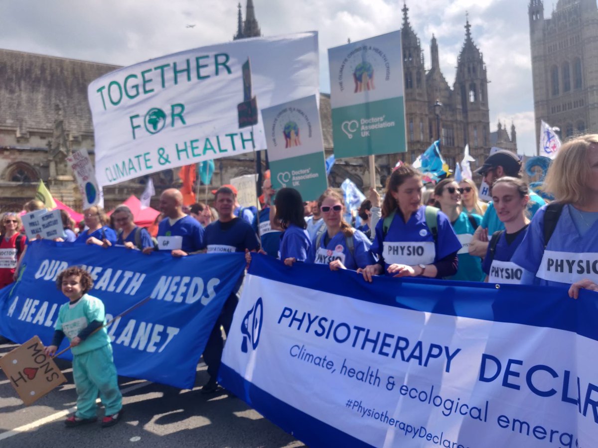 TheDA_UK's tweet photo. Great to be a part of the #EarthDay2023 march and the #PlanetaryHealthHub this weekend along with 25 other orgs inc. @eco_medics and @physio_declares. Back again tomorrow! #ClimateCrisisIsAHealthCrisis https://t.co/s9ze8ALvS0