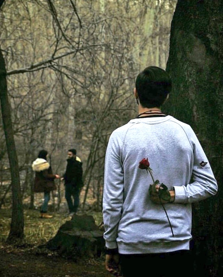 Zaten herkes sığdı biz sığmadık dünyaya