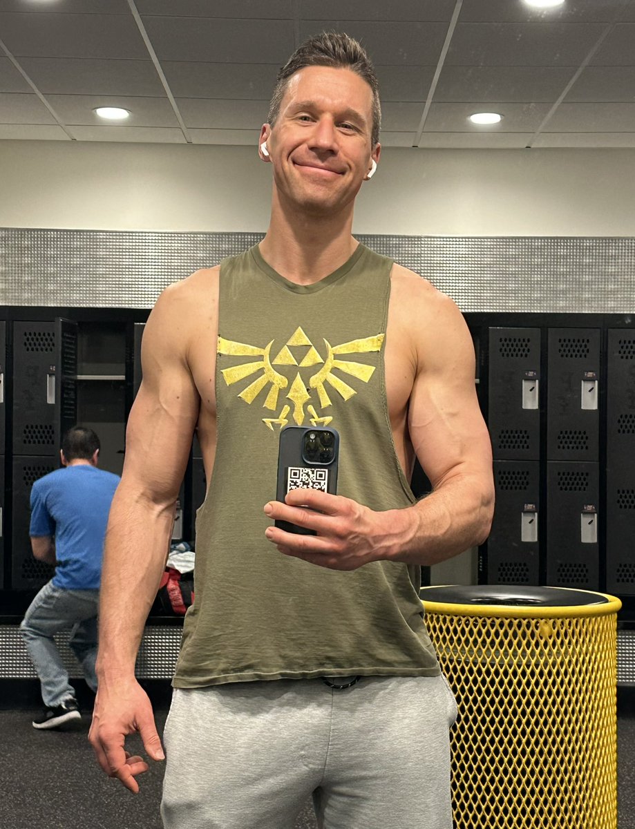 AJKirsch's tweet photo. 🔥🔥🔥 SACRAMENTO 🔥🔥🔥
DM me to schedule a training session with me when I’m in town next Friday through Sunday to host events at @Track7Brewing for #SacBeerWeek!
Spring has sprung and summer is on the horizon…it’s not too late to get your *FIT* together!
💪🧠❤️ https://t.co/pHKPeA3U39