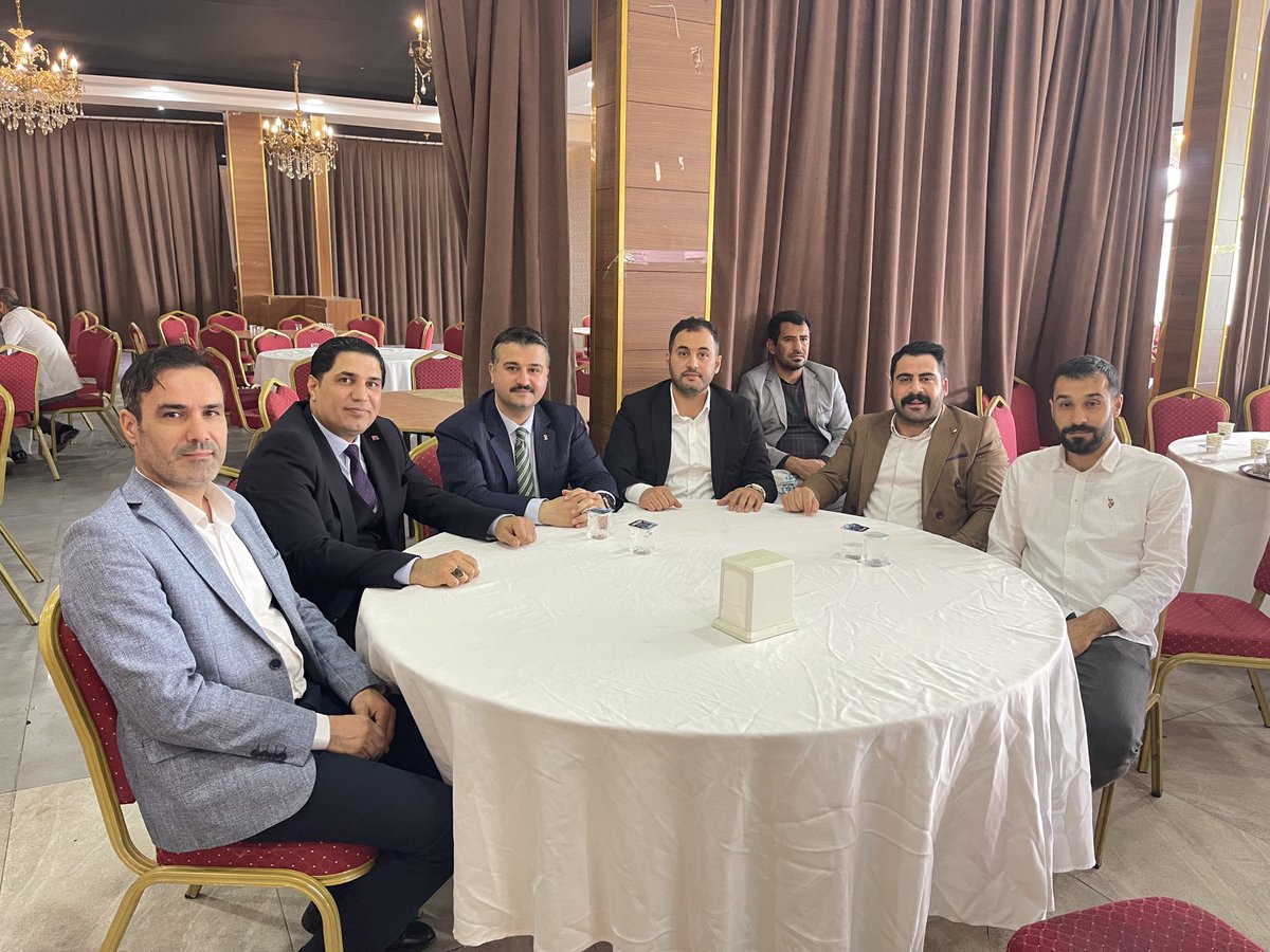 AycinBilal's tweet photo. 📍AK Parti Şanlıurfa İl Başkanlığımız tarafından düzenlenen bayramlaşma programına katılım sağladık. ⁦@byildiz63⁩⁦@osmanfndk63⁩@

#HayırlıBayramlar 
#TürkiyeYüzyılı https://t.co/BRdz8zDxWP