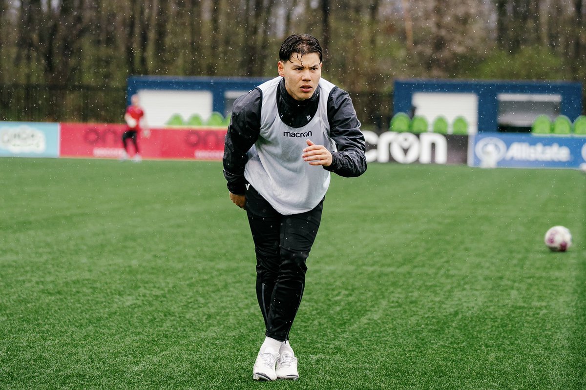 Warmups underway 🦾 #VancouverFC #CanPL