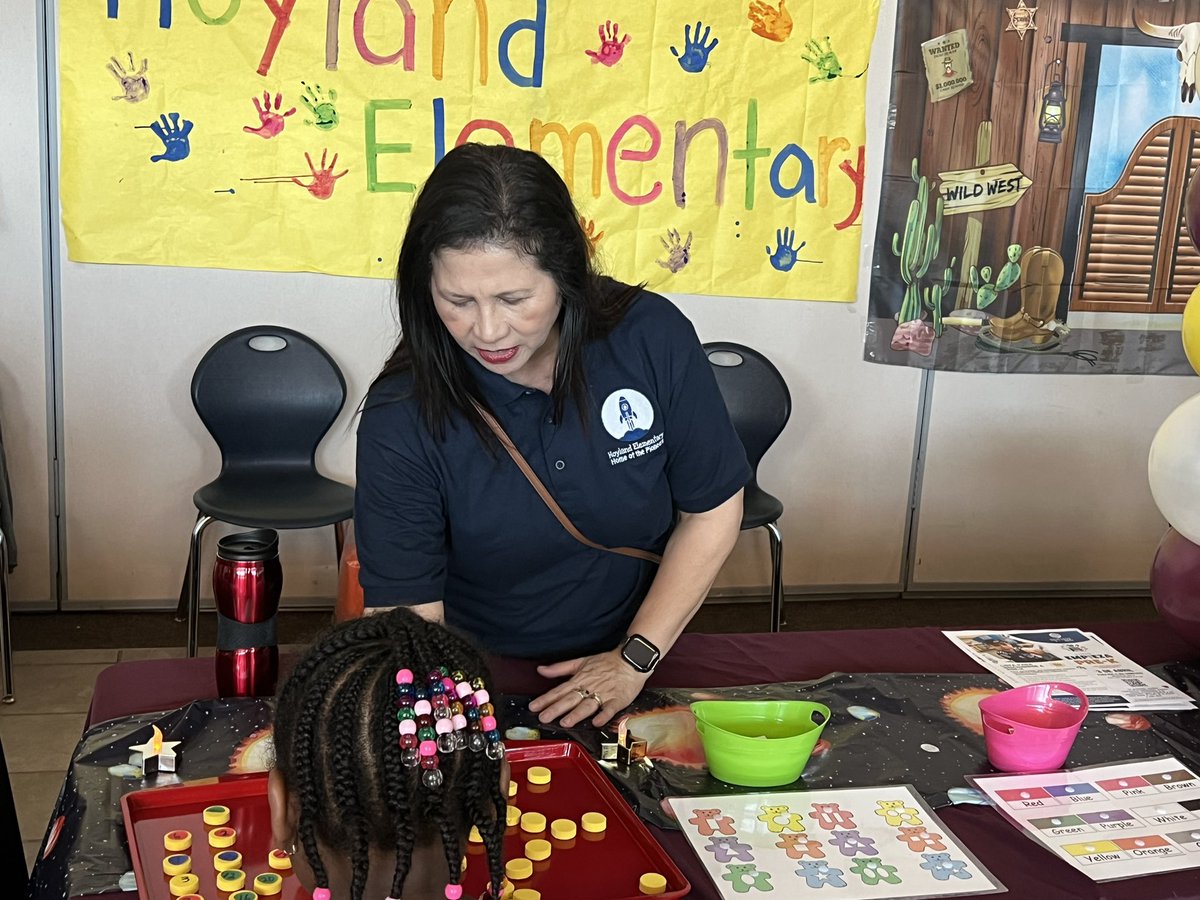 rsmith4_smith's tweet photo. Happy to join the @HoylandES Pre-K team @BookerBengals for Pre-K round up! We were joined by soon to be Pre-K students and families for fun and games. It all starts with Pre-K!! https://t.co/YpN1ybA8R0
