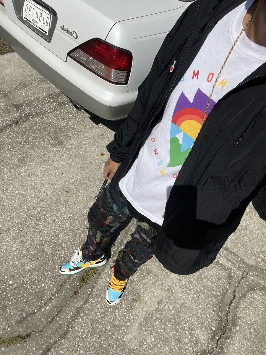 AyoStfuSon's tweet image. A lil color to life. #ripmacmiller #mostdope #nikesb