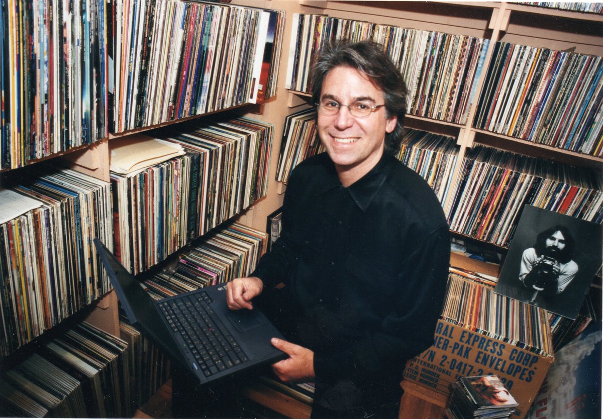 Today <a href="/recordstoreday/">Record Store Day</a> 2023. This photo from <a href="/nytimes/">The New York Times</a> feature 5/7/2000: nytimes.com/2000/05/07/bus…