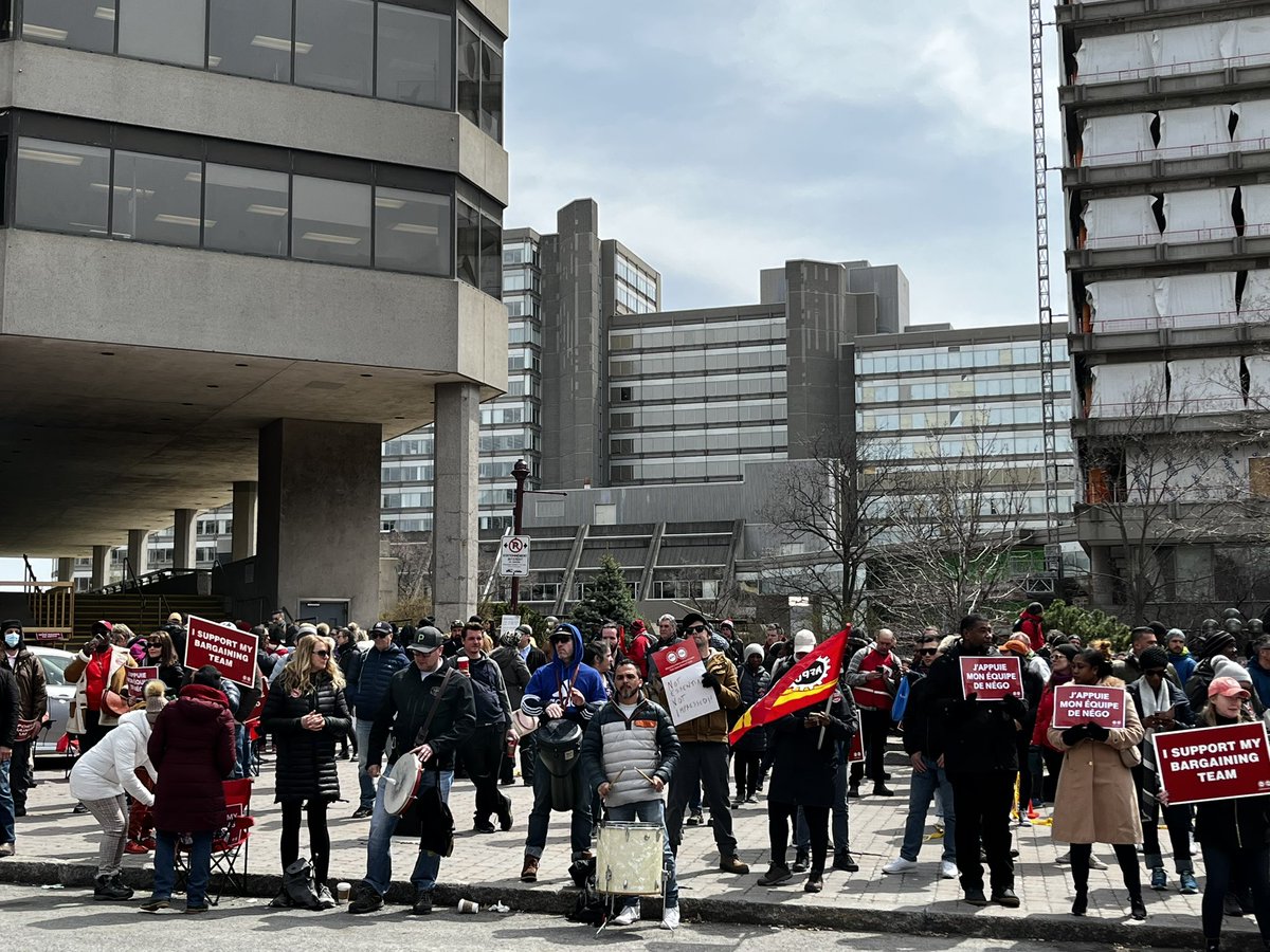 SarasTwter's tweet photo. From yesterday, spirits were high at #PSACstrike Day 3 April 21 2023 @ NHQ #PlacedeCentre #PSAC_AFPC #AFPCgreve @psac_afpc #solidarity  @TBS_Canada we just want a #FairDeal We’re not millionaires, we’re your neighbours. https://t.co/yKqhmtS2vj