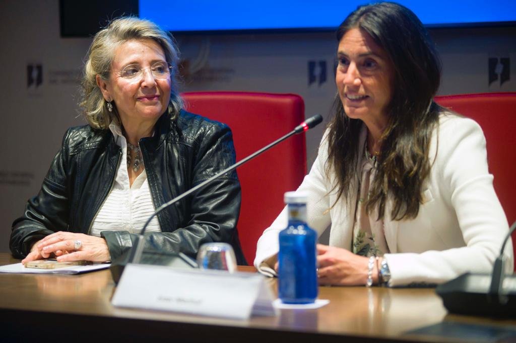 #ICAMhoy| 📸Nuestra Diputada <a href="/EsterMocholi/">Ester Mocholi</a> ha clausurado hoy el Congreso #amafi2023 sobre liquidación de gananciales, celebrado en la sede de <a href="/Notarios_ES/">Notarios de España</a>, junto a la presidenta de <a href="/somosamafi/">AMAFI</a> <a href="/PalomaAbad10/">Paloma Abad Tejerina</a>