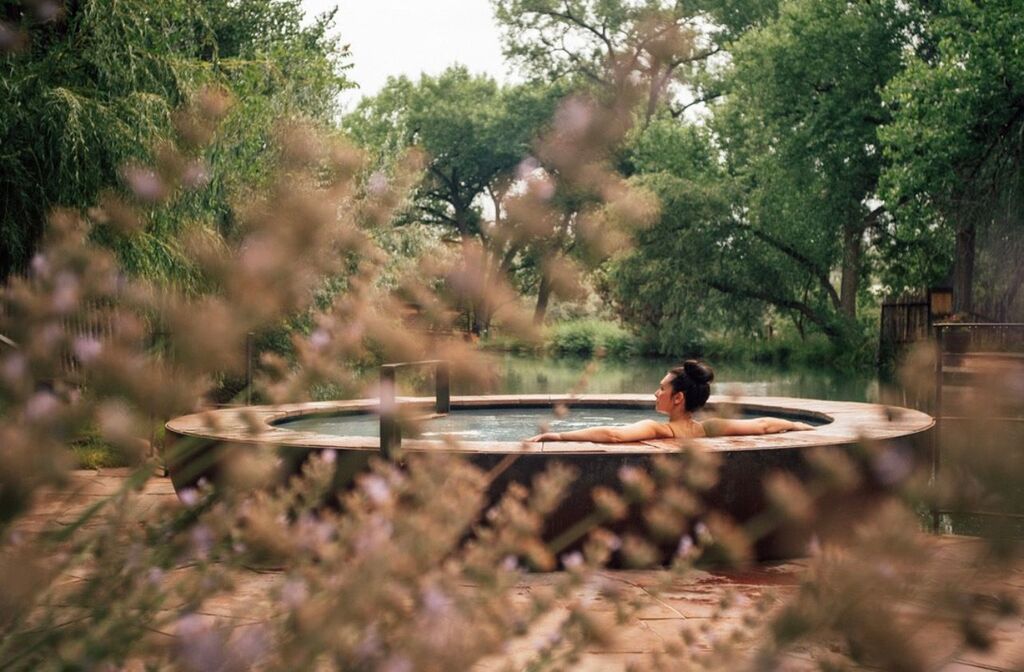 Happy Earth Day! 🌎 

We are continually grateful to steward these sacred springs in this little piece of paradise.

Photo by <a href="/jonasjungblut/">Jonas Jungblut</a>

#OjoSantaFe #SoakOjo #SoakUpFeelGood #SantaFeNM #SantaFe #NewMexico #EarthDay #NewMexicoTrue #Spa #SpaDay #Na… instagr.am/p/CrWCdf8stQf/