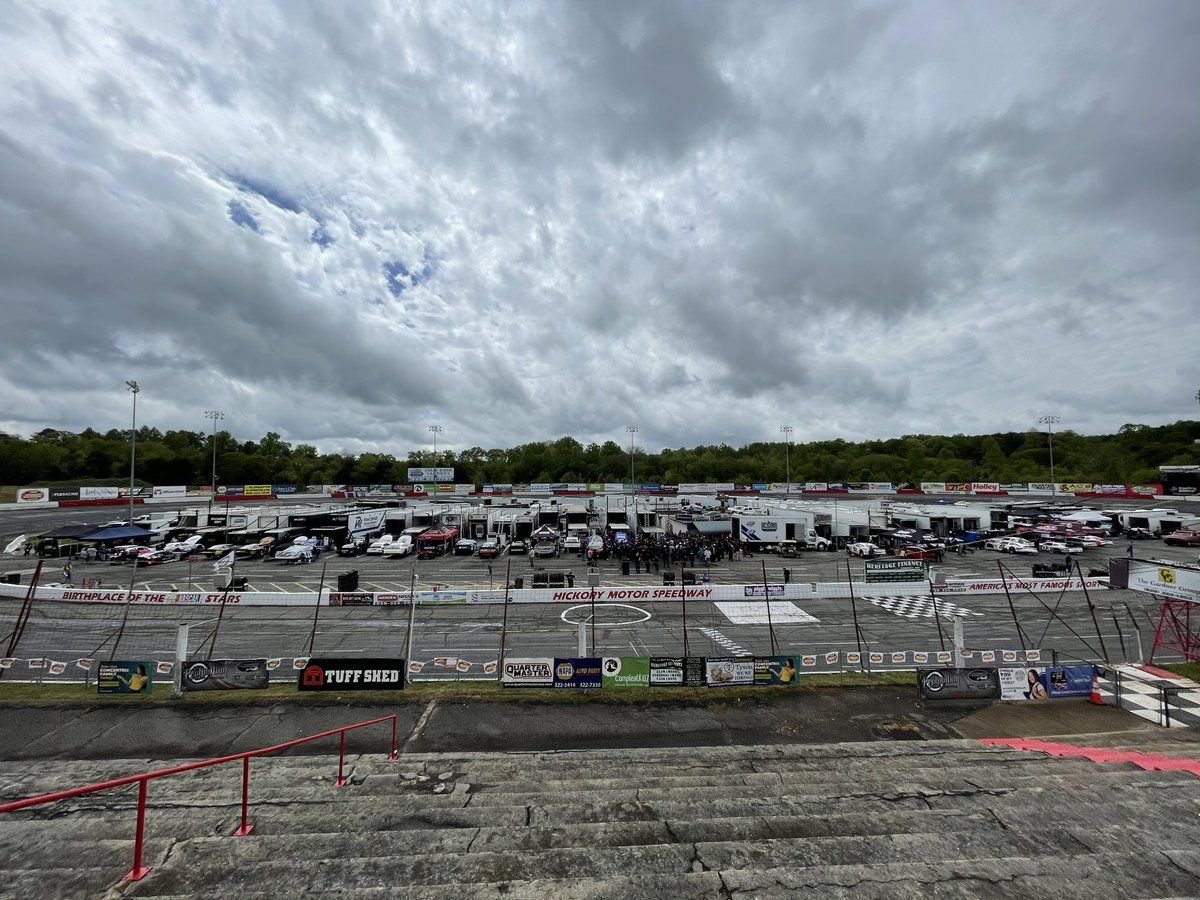 IT IS RACEDAY AT HICKORY MOTOR SPEEDWAY!!! It’s going to be a great night of racing in the Tuff Shed 250 presented by Leapfrog Lawncare and Landscaping with the @CARSTour Late Models and Pro Late Models. Stands open 4:30pm Qualifying 5:30pm Last Chance Race 7pm Races 8pm