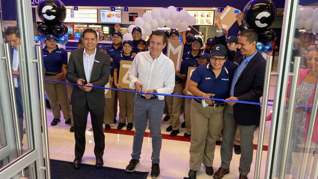 avacu's tweet photo. @SomosCinepolis esta semana sigue llena de buenas noticias, @supermariomovie rompiendo récords y @Cinepolis con 2 conjuntos nuevos, Puerto Aventuras y Puerta Cozumel! Saludos a todos nuestros Cinepolitos en Quintana Roo https://t.co/AQku4dCLt8