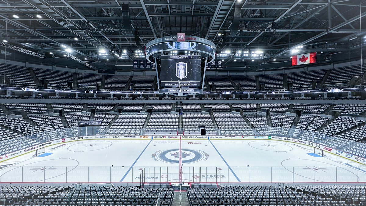 NHLJets's tweet photo. The calm before the storm ❄️ https://t.co/6D6v9a768R