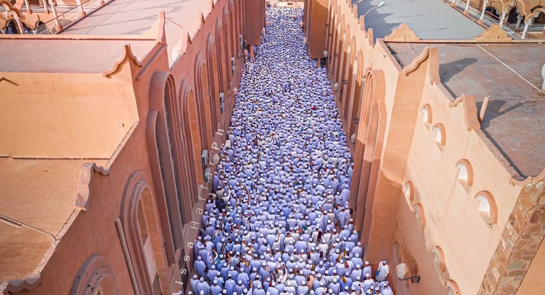 AfricaViewFacts's tweet photo. Eid-al-fatr prayer in Ghardaia, Algeria 🇩🇿 https://t.co/oVl8nCmQU7
