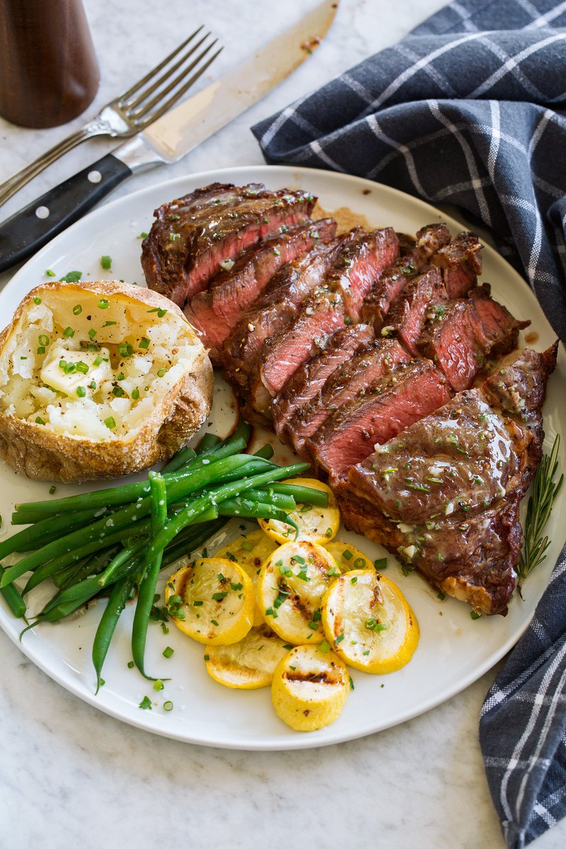 AbrisGains's tweet photo. Founders &amp; Executives, listen up!

You “Don’t have time to cook healthy meals”, right?

But it’s so easy even a 6-year-old can learn it

Here’s the simple art of 10-15 minute meals to fuel your body and mind, while saving you time and effort 👨‍🍳 https://t.co/tsIreArCDt